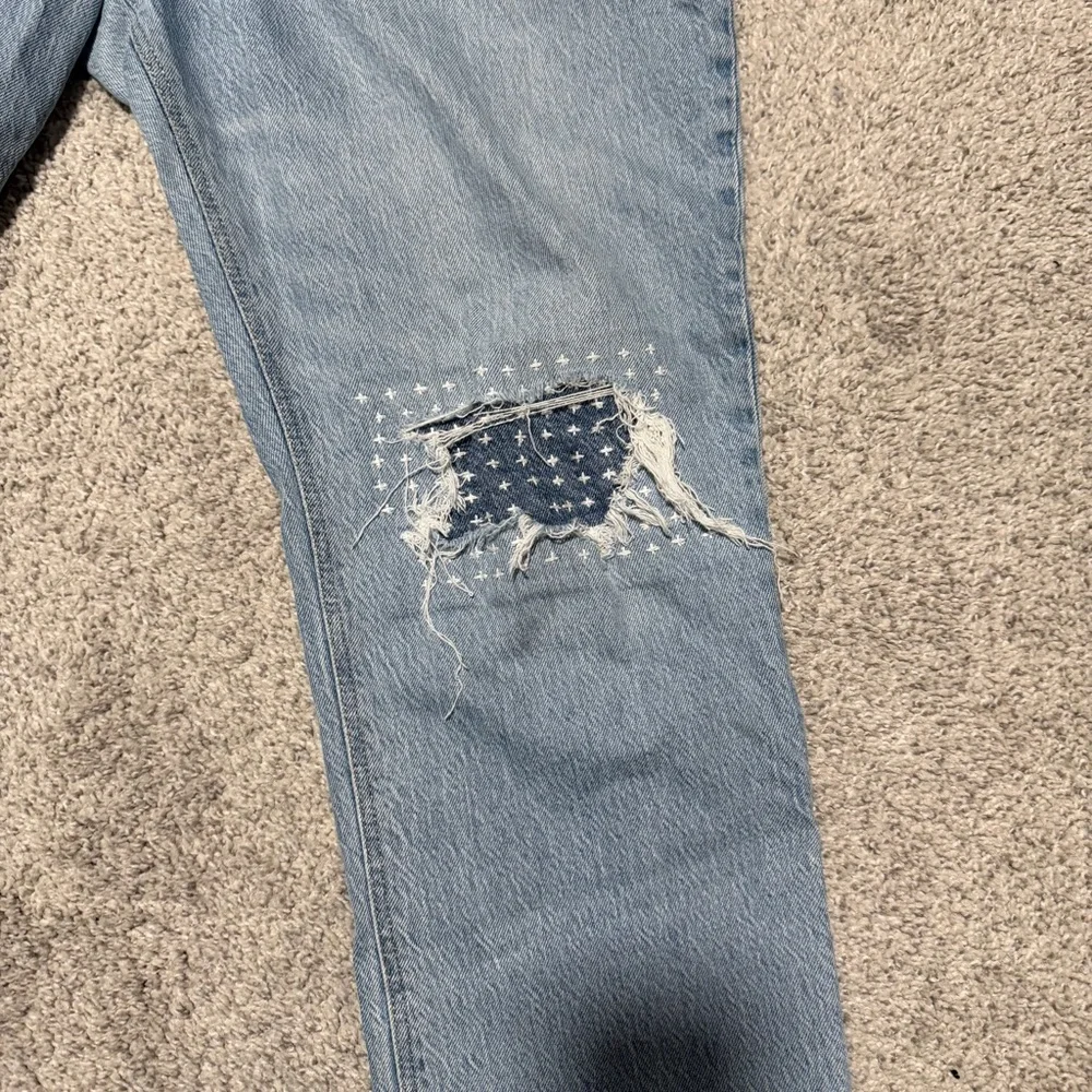 Old Navy High-Waisted Button-Fly Slouchy Straight Rip & Repair Jeans for Women - Picture 3 of 5